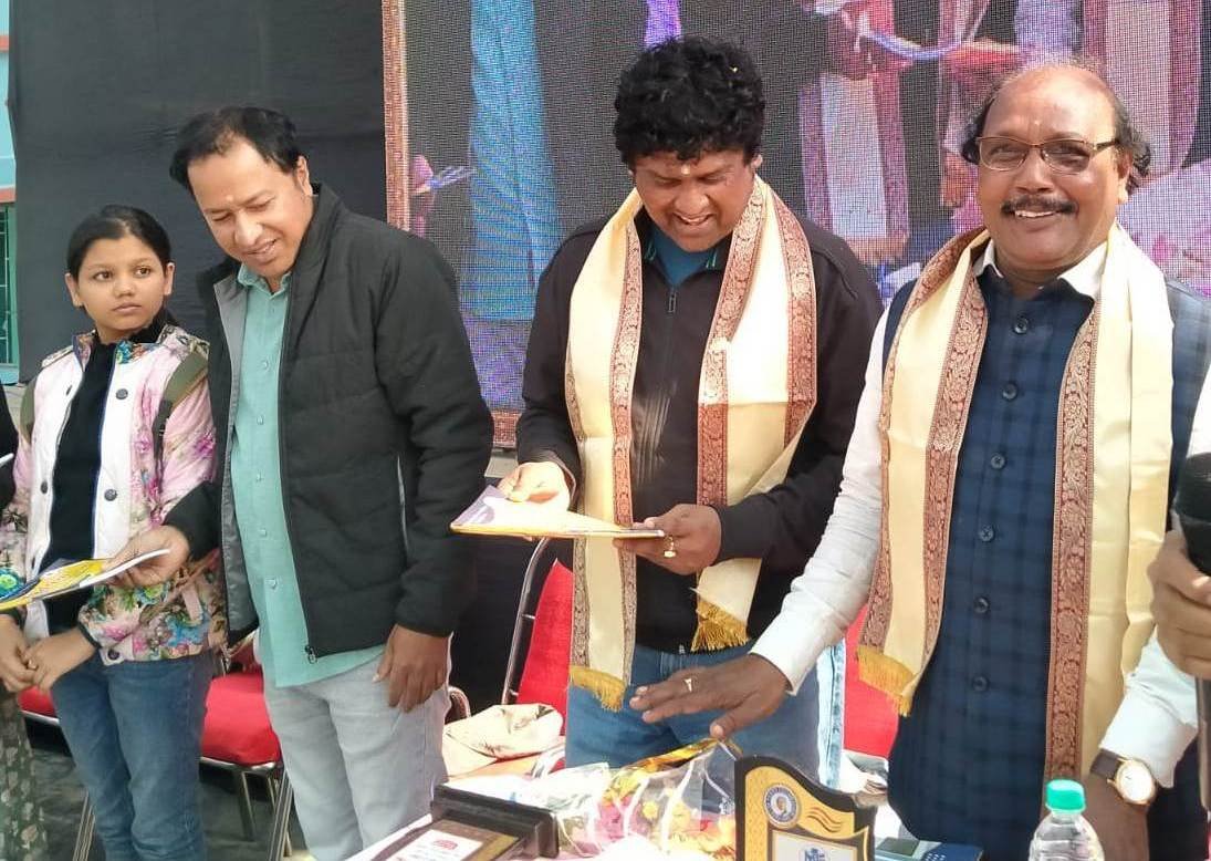 b98fc519-cab8-4d12-8e83-1117cb3f2a33